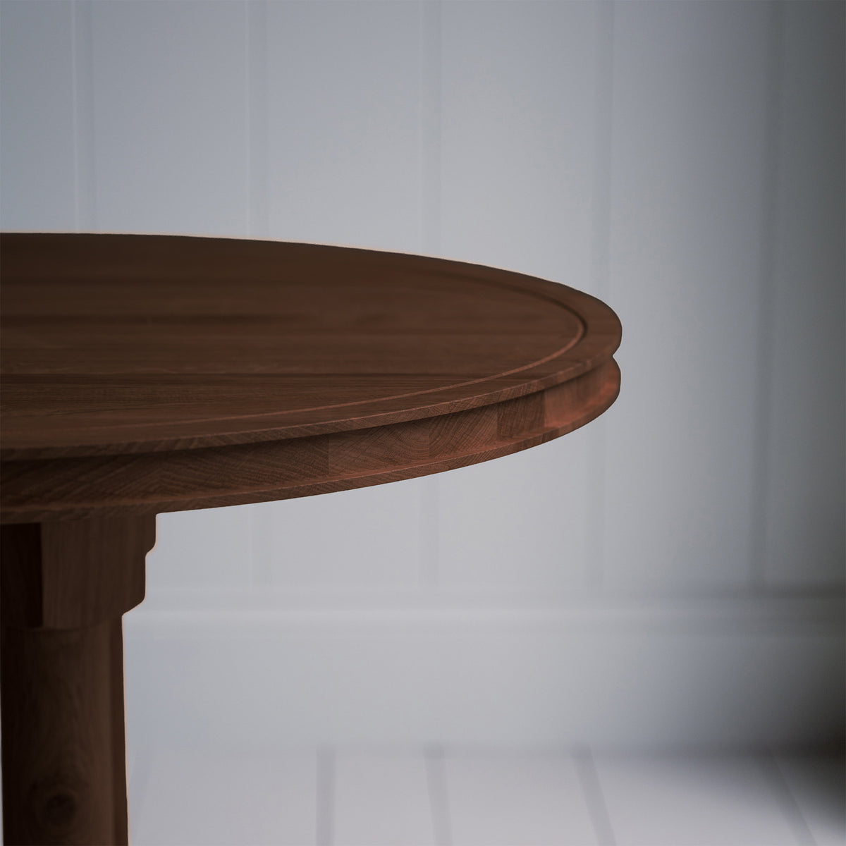 Round Edge Design of Gather Round Dining Table in Oak