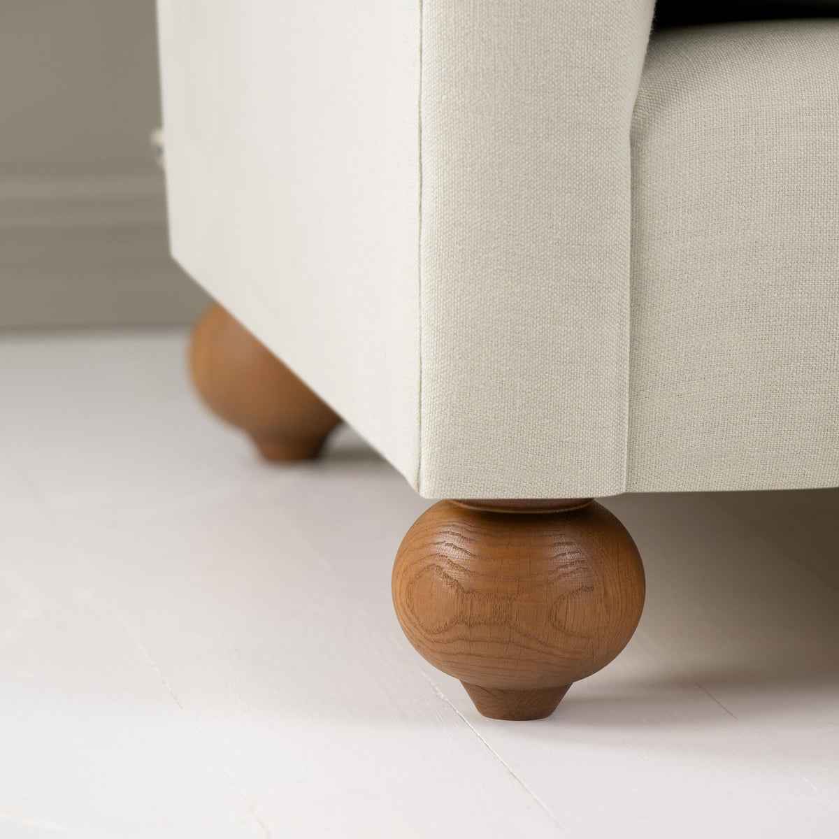Dolittle Big Love Seat close-up detail of the spherical feet by NiX.