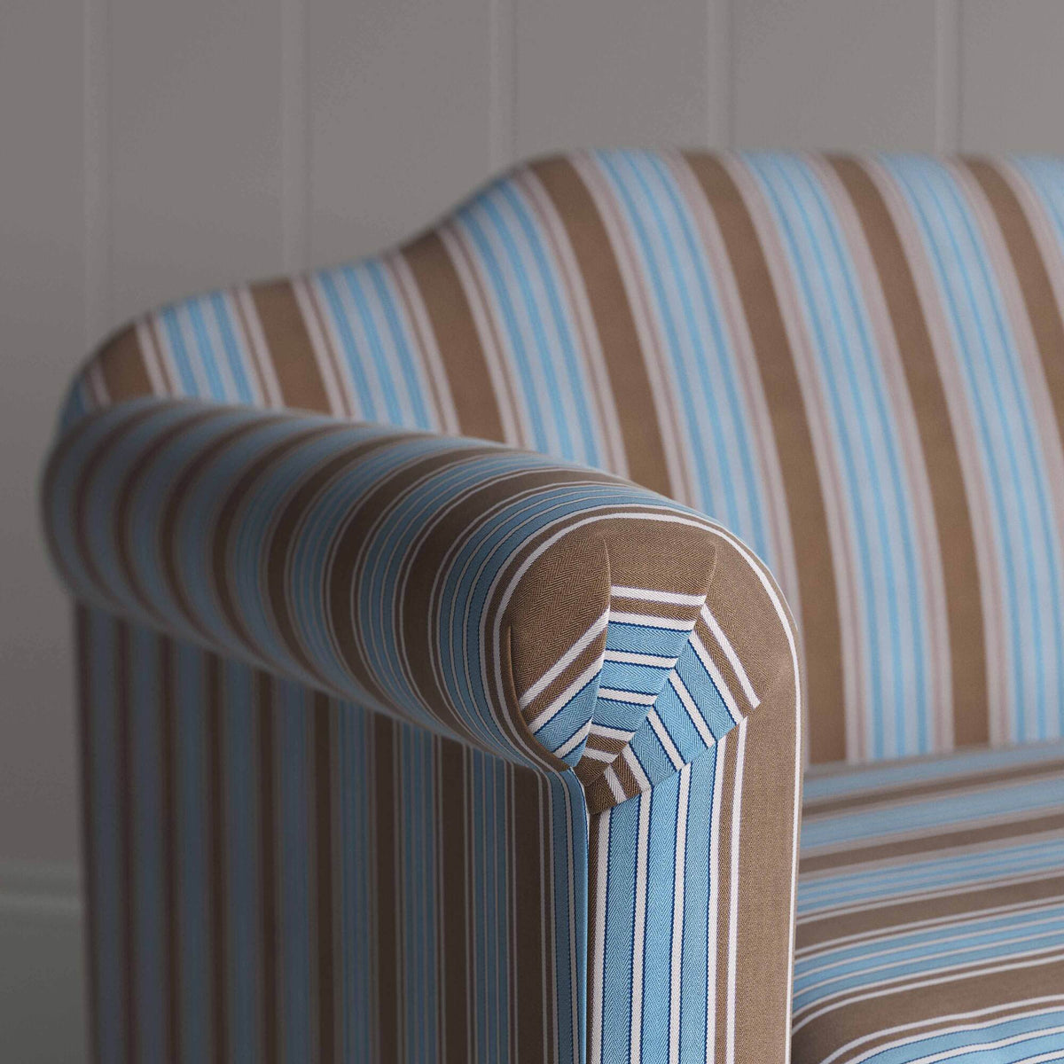 Dolittle Big Love Seat close-up detail of regatta cotton armrest by NiX.