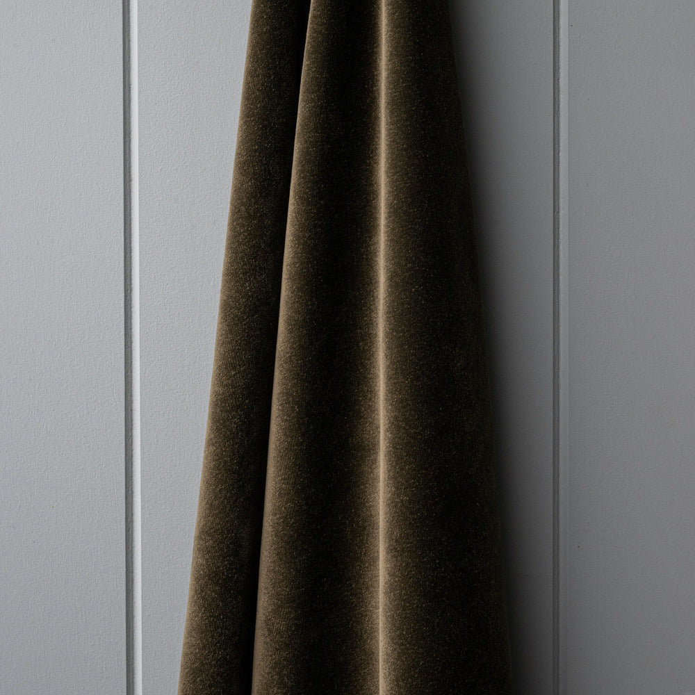  Fabric details of Seaweed velvet upholstery material by Nicola Harding. 