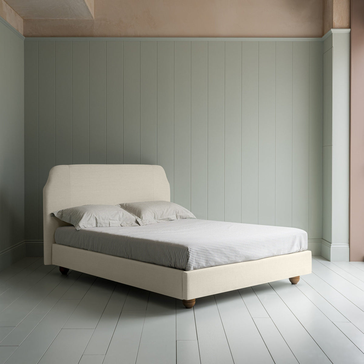 Dream Ticket Upholstered Bed in Laidback Linen Dove without Valance