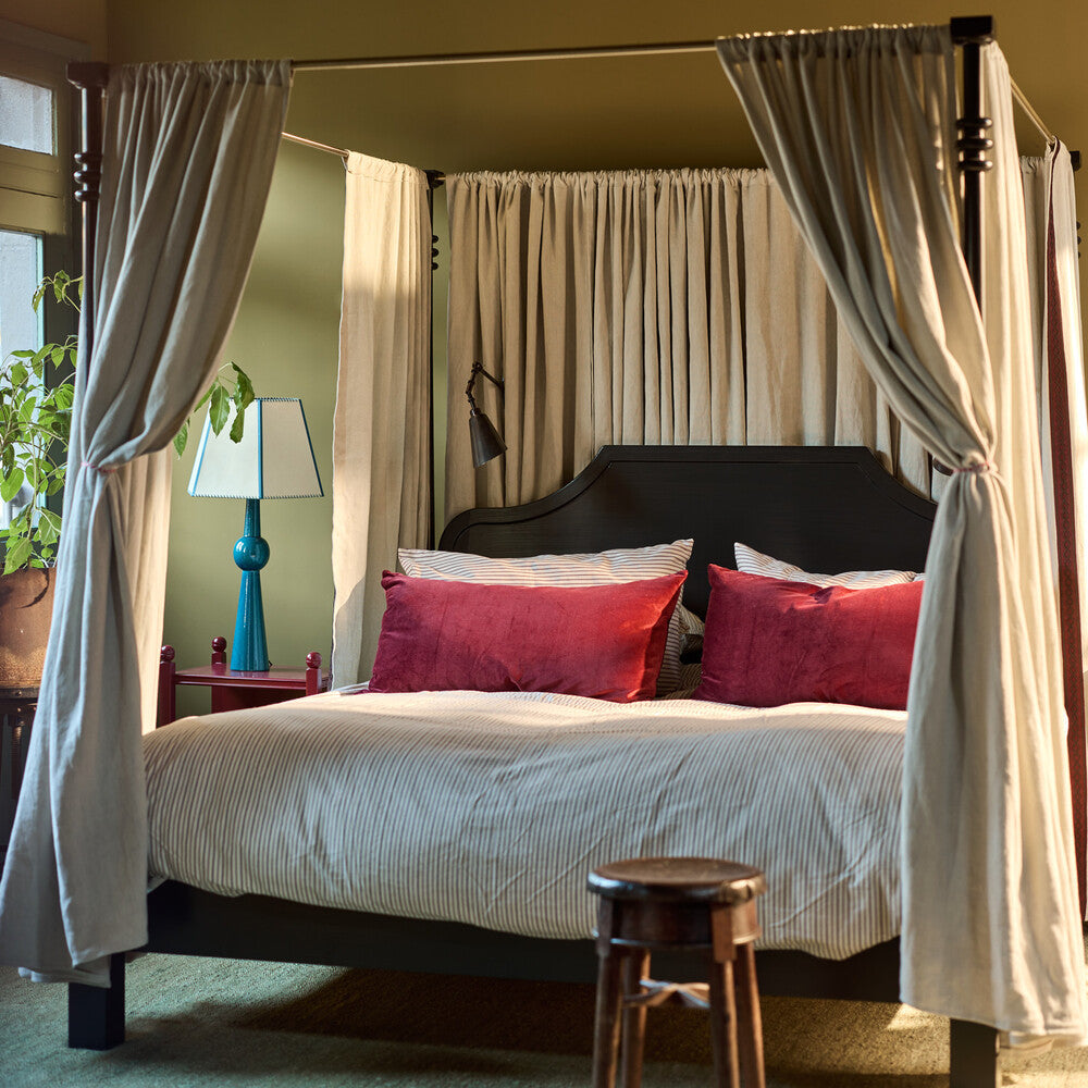  Poster Bed - By NiX 