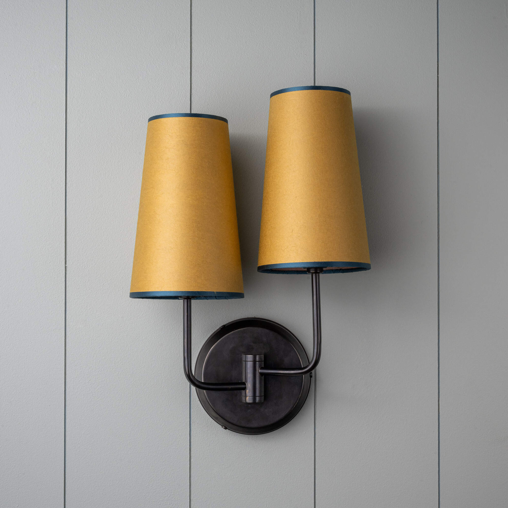  Double Wall Light With Lampshades 